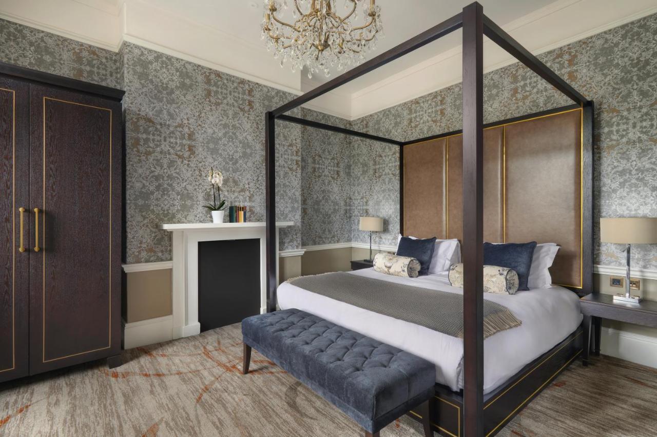 Ensana Buxton Crescent Hotel Buitenkant foto A bedroom at The Mitre