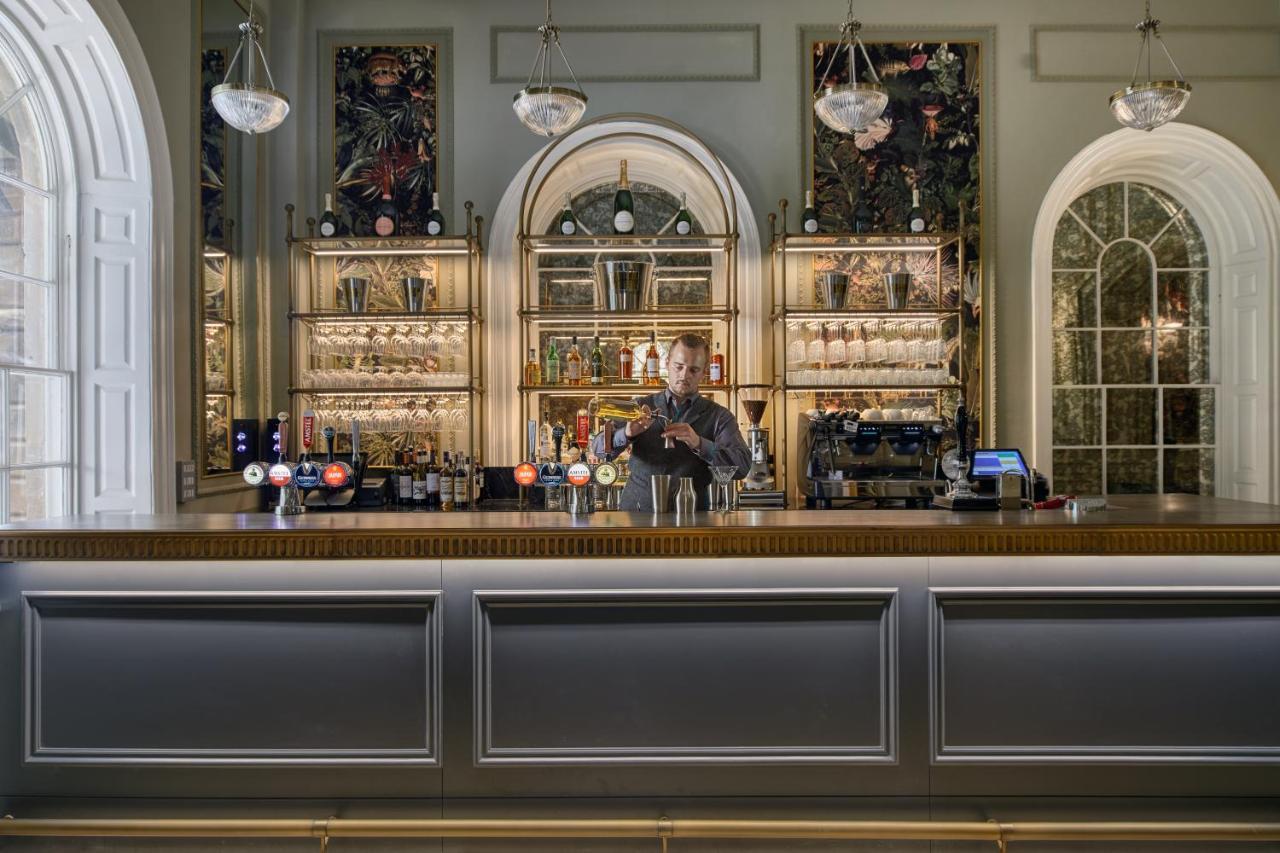 Ensana Buxton Crescent Hotel Buitenkant foto The bar at the National Café